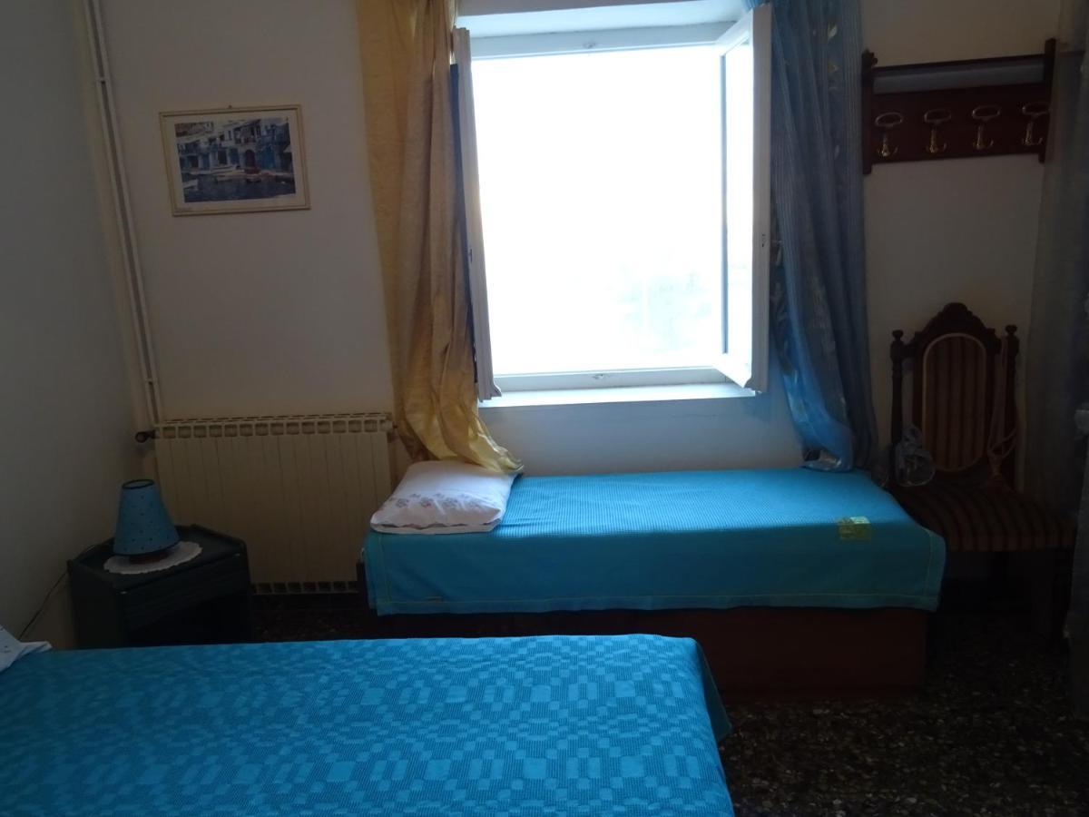 Appartement Andreas Studio With Private Parcking à Triovasálos Extérieur photo